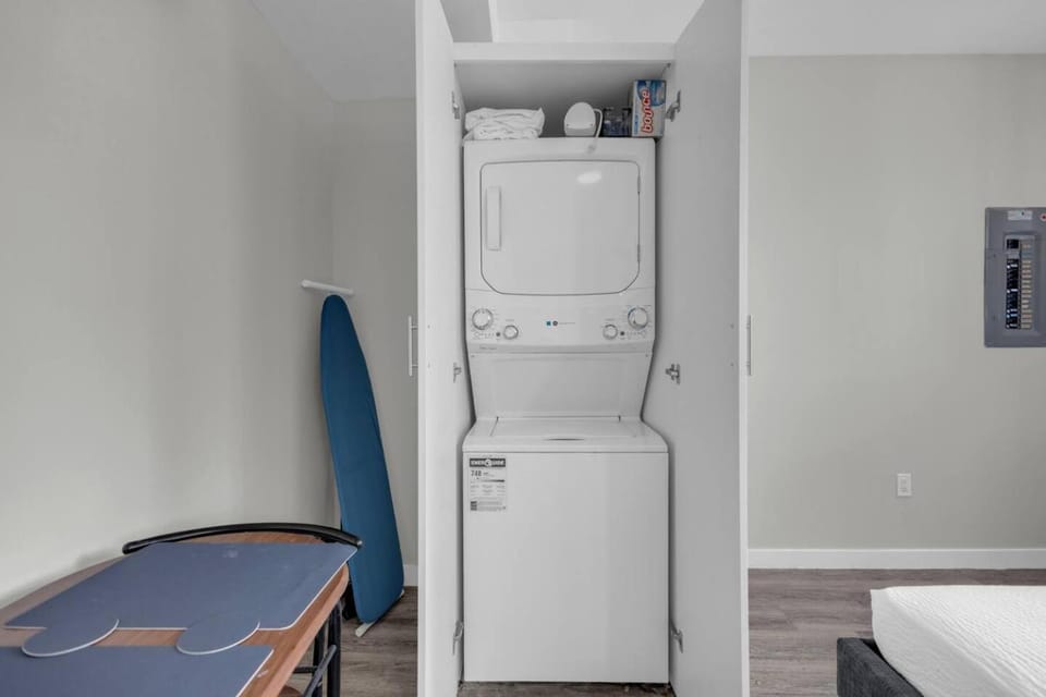 The Premier Suite Apartment in Oshawa
