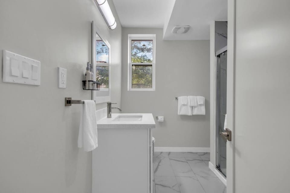 The Premier Suite Apartment in Oshawa