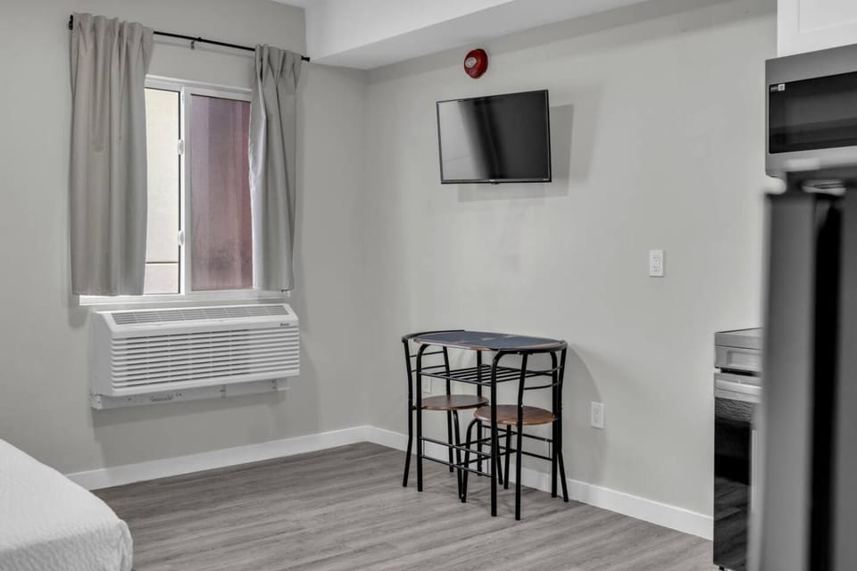 The Horizon Suite Apartment in Oshawa