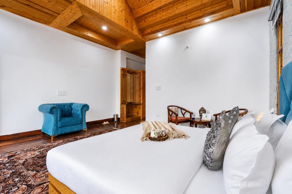 ELIVAAS Signature Secret Escape Pet-friendly 2-BHK Retreat with Patio & Restro Near Ashwani Khad Waterfall Villa in Himachal Pradesh