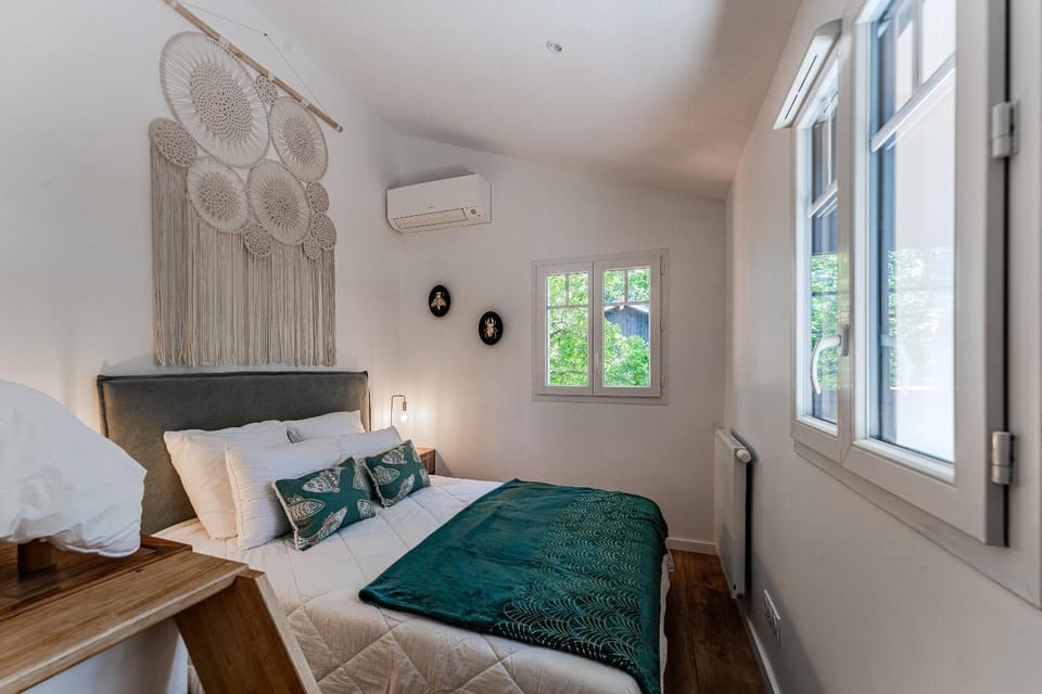 Living room, Bedroom