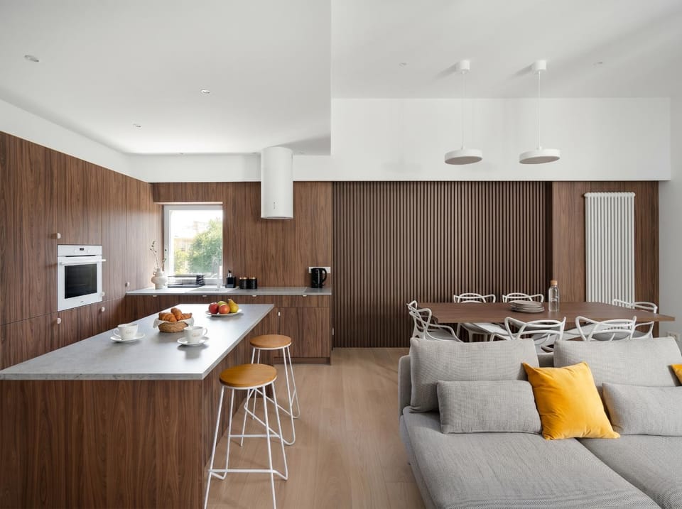TV and multimedia, Kitchen or kitchenette, Living room, Food and drinks, Seating area, Dining area, Food, minibar, oven, pet friendly, stove