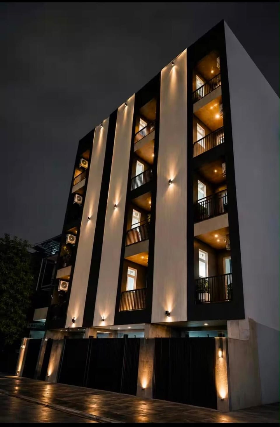 Luxury 1 BHK Near Medanta & Metro Apartment in Gurugram