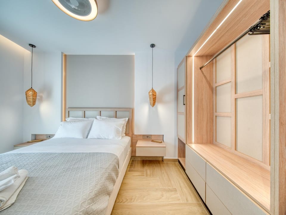 Bed, Photo of the whole room, Bedroom, towels, wardrobe