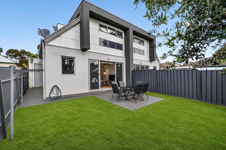 Property building, Garden view