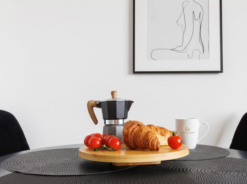 Coffee/tea facilities, Food and drinks, Dining area, Breakfast, Continental breakfast