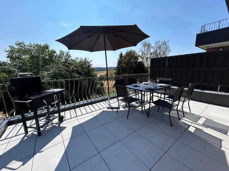 BBQ facilities, View (from property/room), Balcony/Terrace, Balcony/Terrace