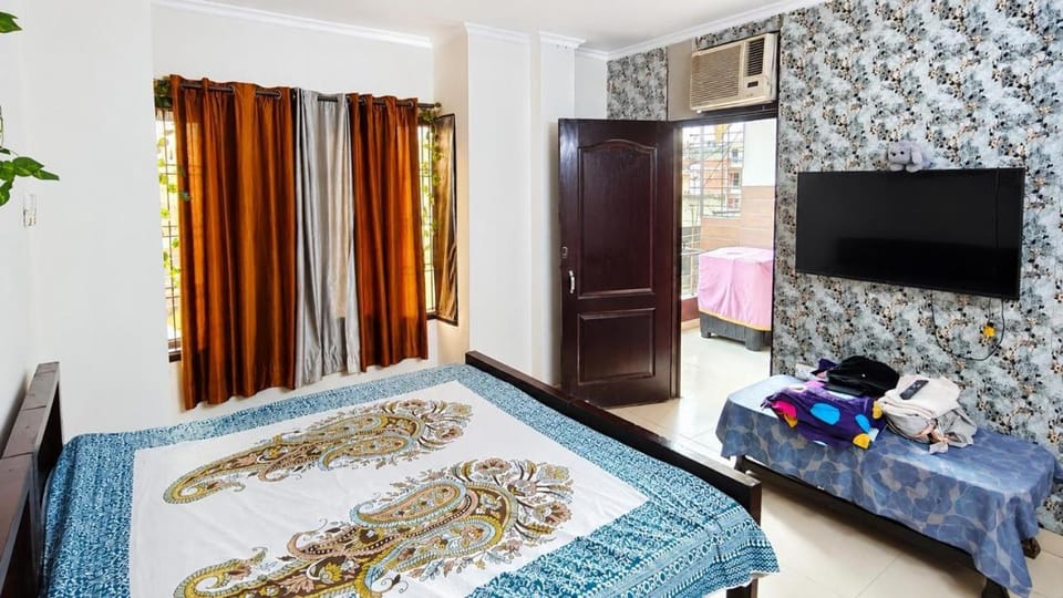 Communal lounge/ TV room, TV and multimedia, Photo of the whole room, Bedroom, wardrobe