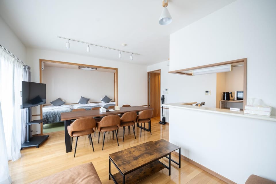 Bed, Kitchen or kitchenette, Living room, Dining area