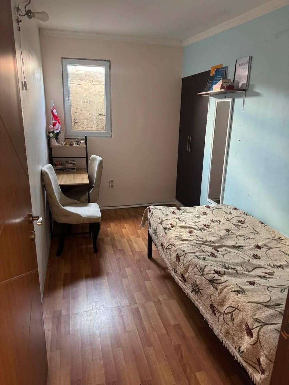 Cozy Tbilisi Stay Near Old Town Sleeps 5 people Apartment in Tbilisi, Georgia