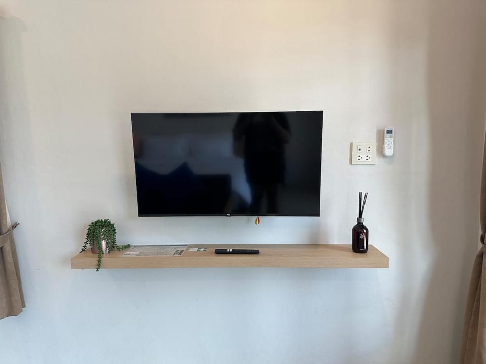 Communal lounge/ TV room, TV and multimedia, Evening entertainment