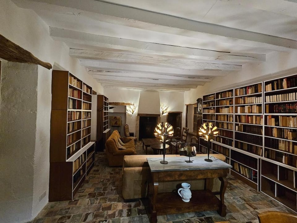 Library, Living room, Seating area