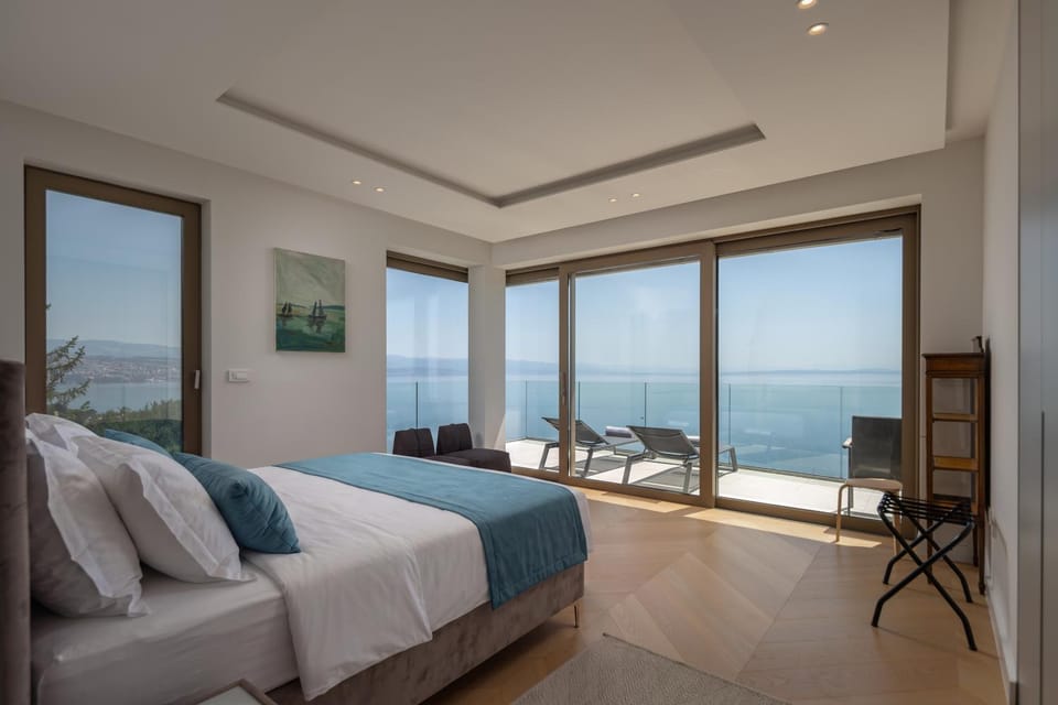 Bed, View (from property/room), Bedroom, Sea view
