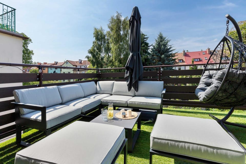 Balcony/Terrace, sunbed