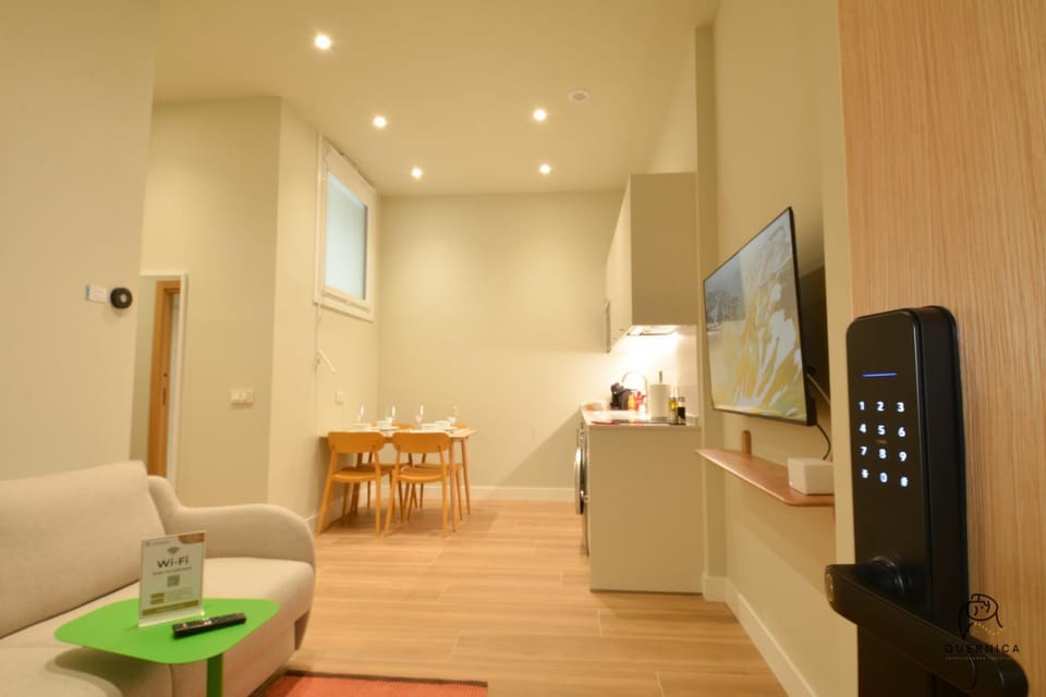 TV and multimedia, Living room, Seating area, air conditioner