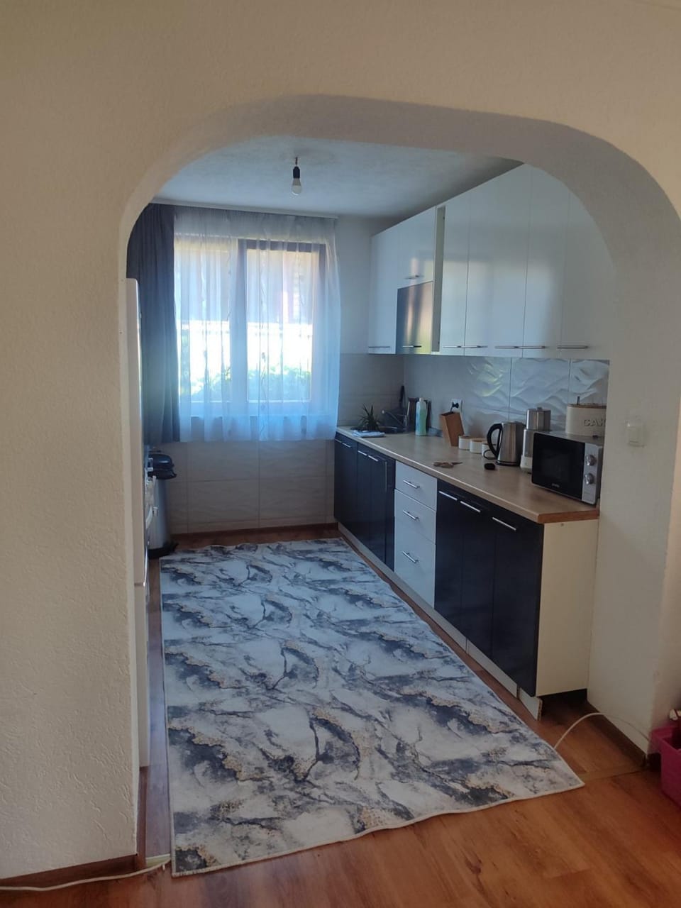 Kitchen or kitchenette, oven, stove