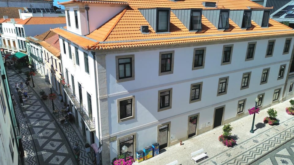 Property building, Day, Neighbourhood, City view, Street view, Location