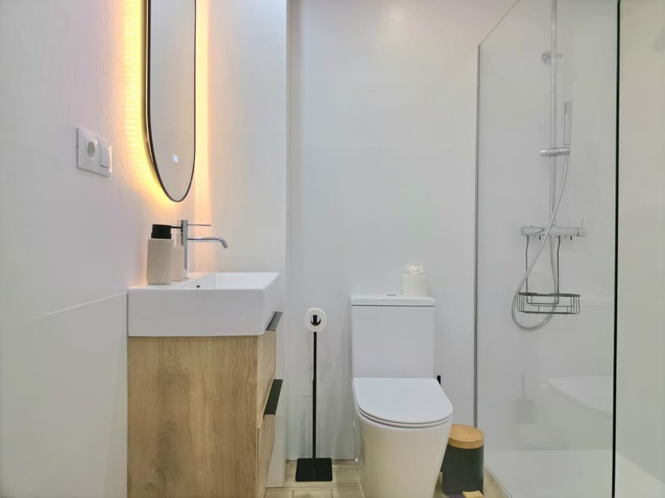 Shower, Toilet, Bathroom