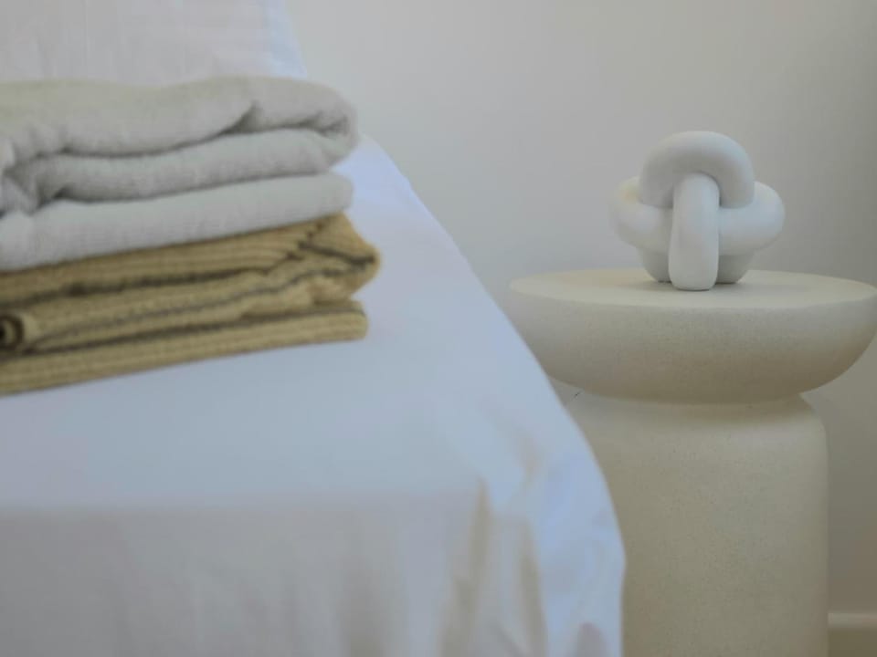 Bed, Photo of the whole room, towels
