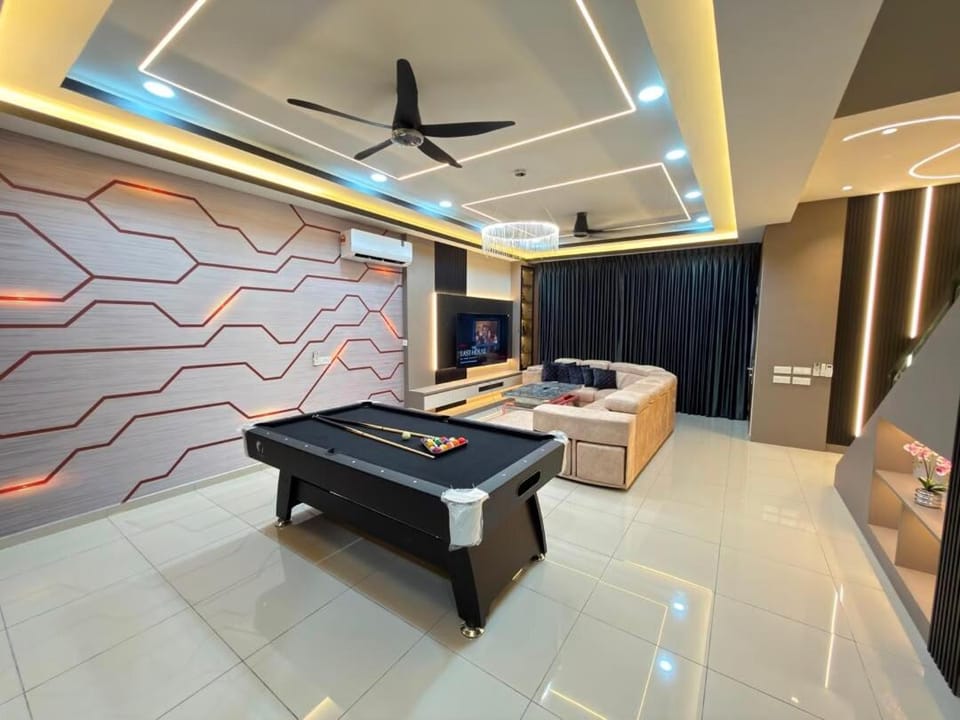 Kulai 16Pax Family Homestay , PS5, Pool Table ,BBQ , JPO, IOI, AEON House in Johor