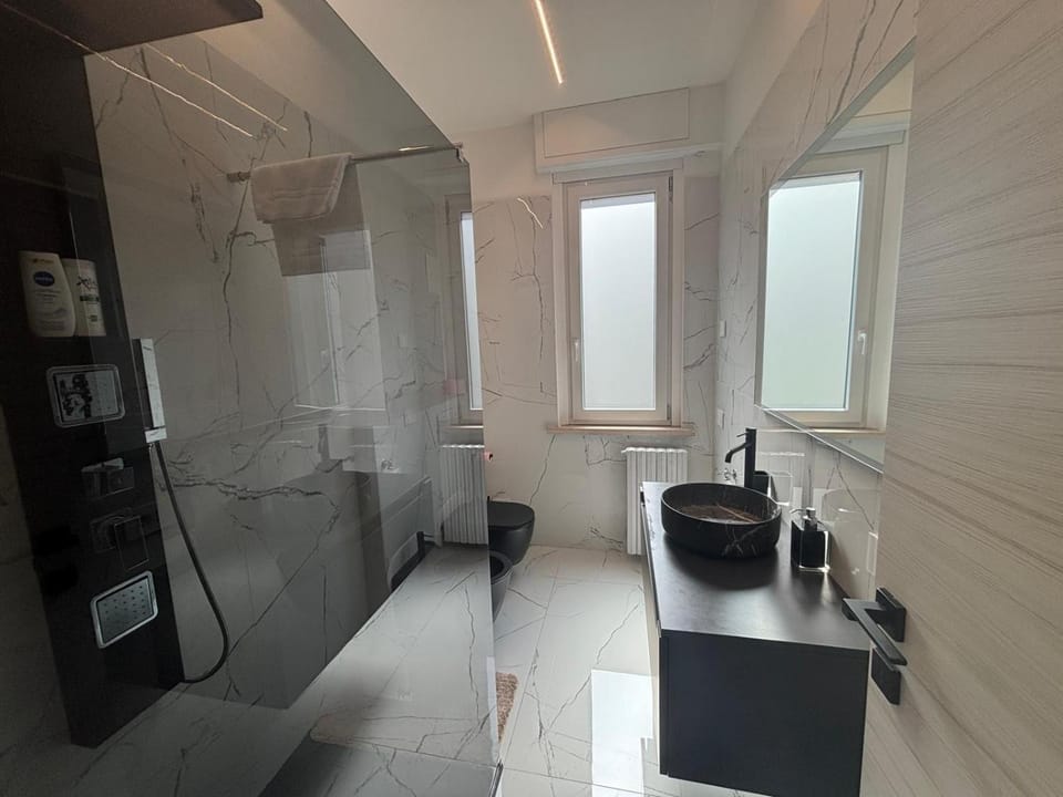 Shower, Bathroom