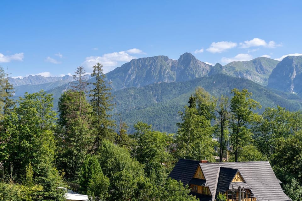 Nearby landmark, Day, Natural landscape, Mountain view