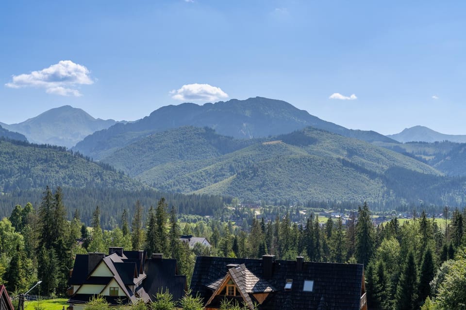 Nearby landmark, Day, Natural landscape, Mountain view