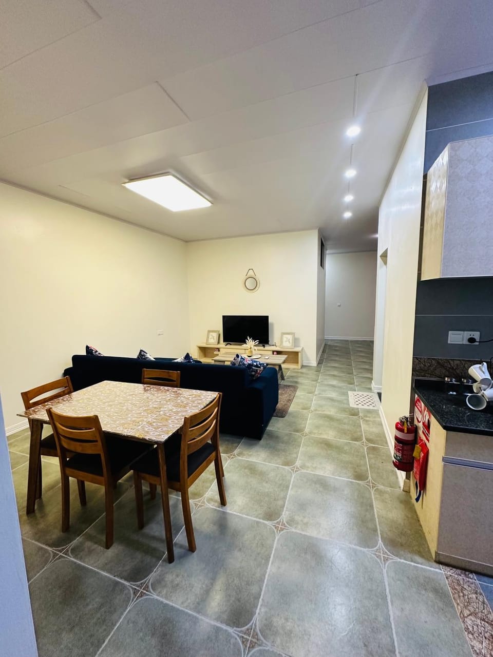 TV and multimedia, Seating area, Dining area