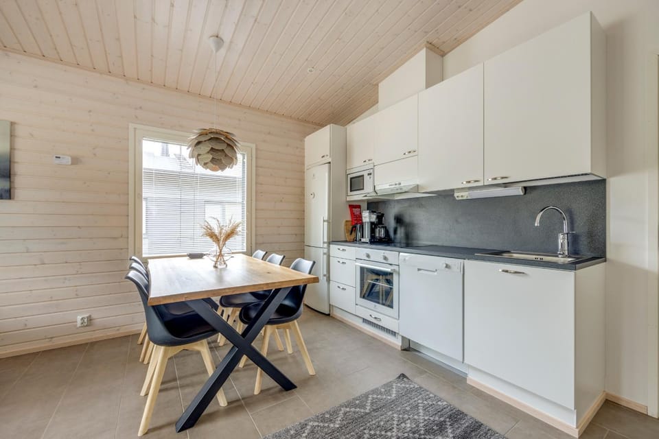 Kitchen or kitchenette, Dining area, dishwasher, oven, stove