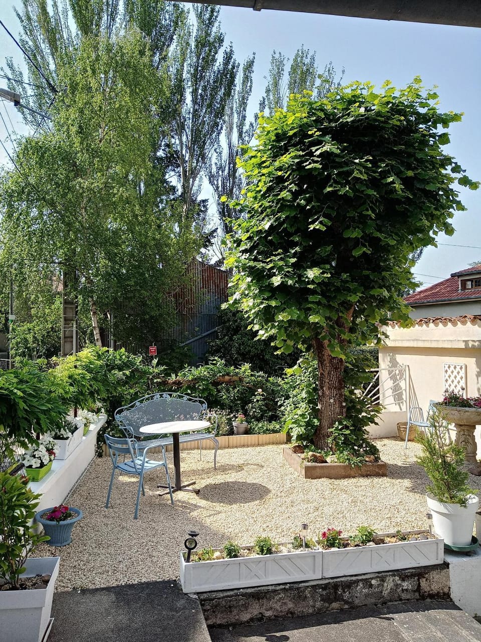 Les Chenes Chambres D'hote Bed and Breakfast in Auvergne-Rhône-Alpes