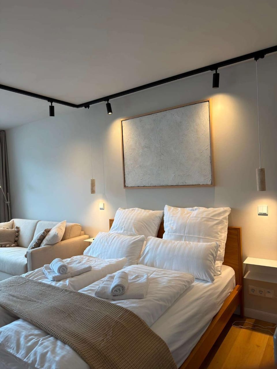 Bed, Photo of the whole room, towels