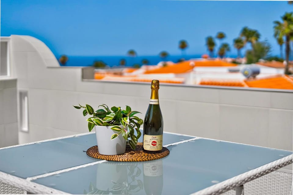 Day, View (from property/room), Balcony/Terrace, Balcony/Terrace, Dining area, Sea view, Drinks