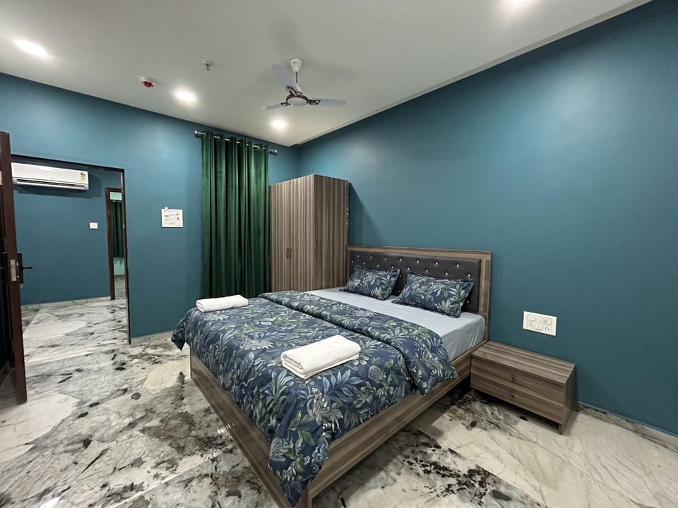 Bed, Bedroom