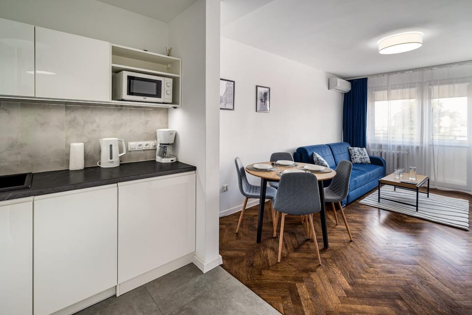 Kitchen or kitchenette, Living room, Seating area