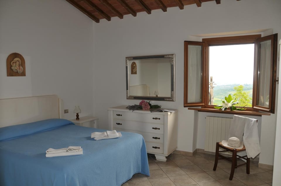 Agriturismo Renai e Monte Farm Stay in Tuscany