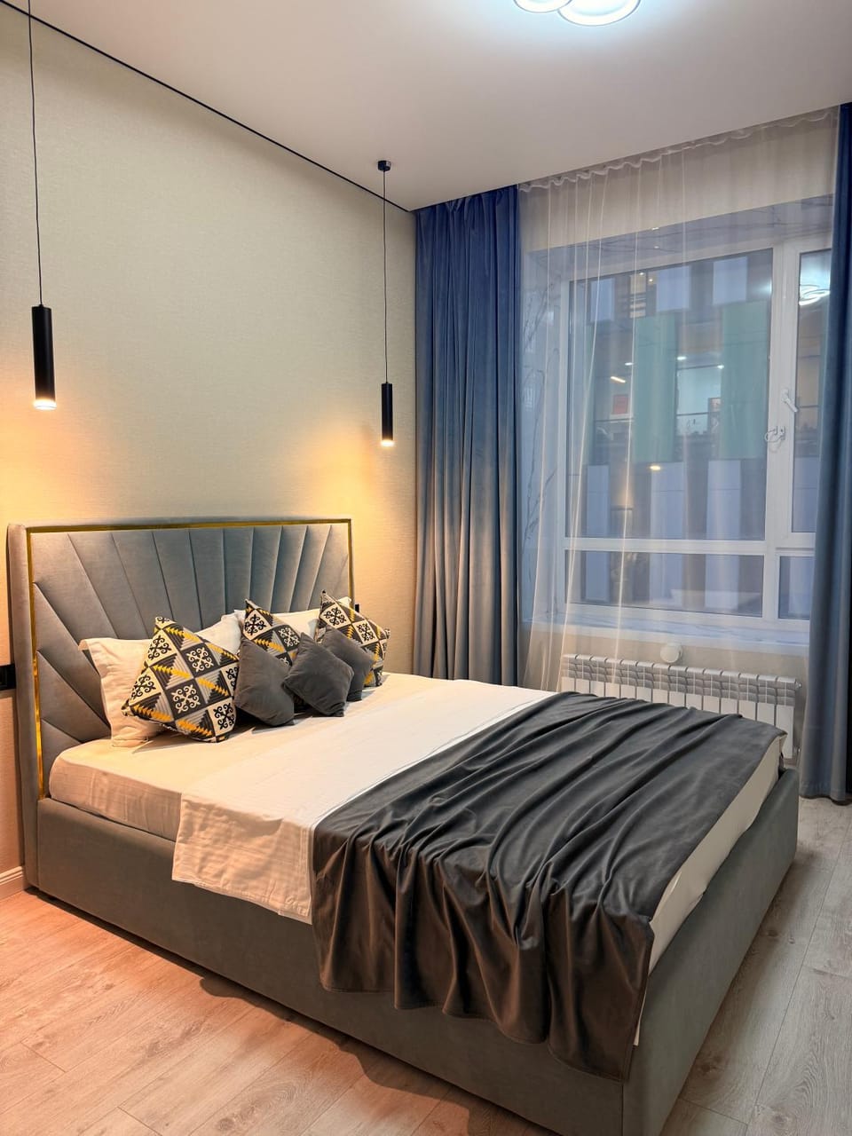 Bed, Living room, Photo of the whole room, Seating area, Bedroom, towels