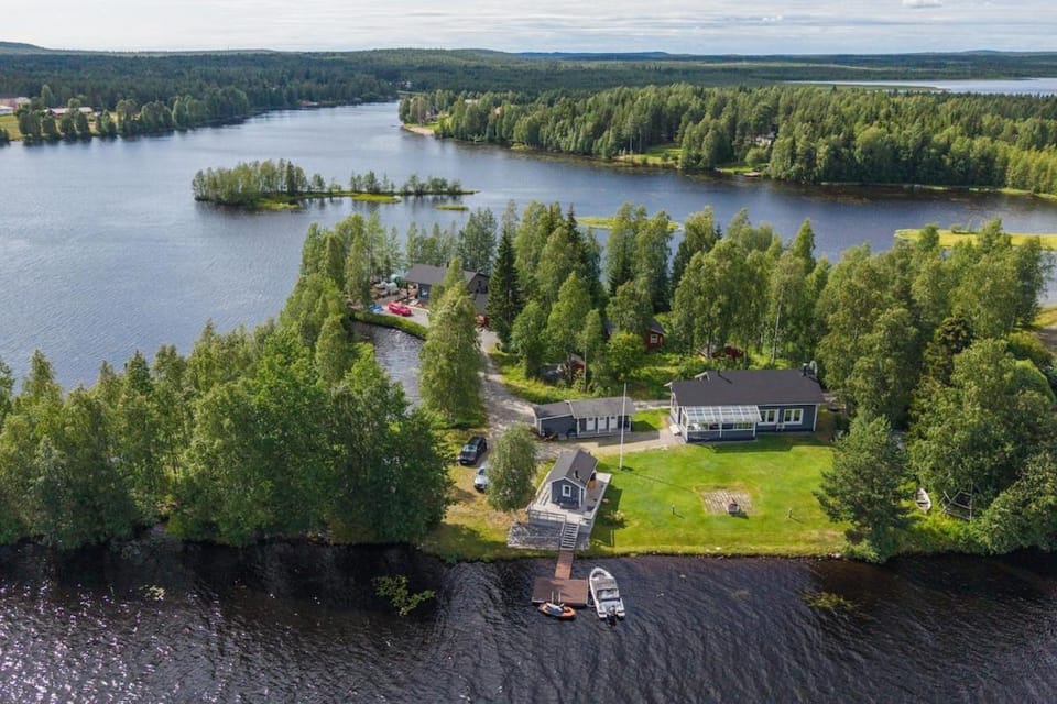 Property building, Natural landscape, Bird's eye view, Lake view