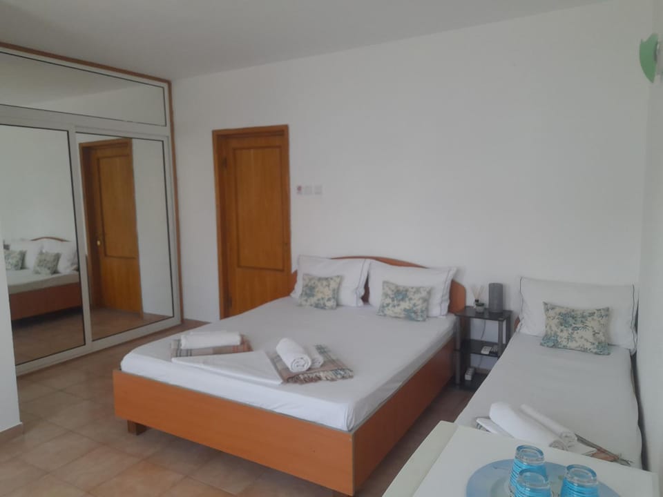 Pensiunea Casa Johnelly Bed and Breakfast in Constanța County