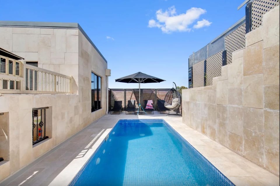 Swimming pool, sunbed