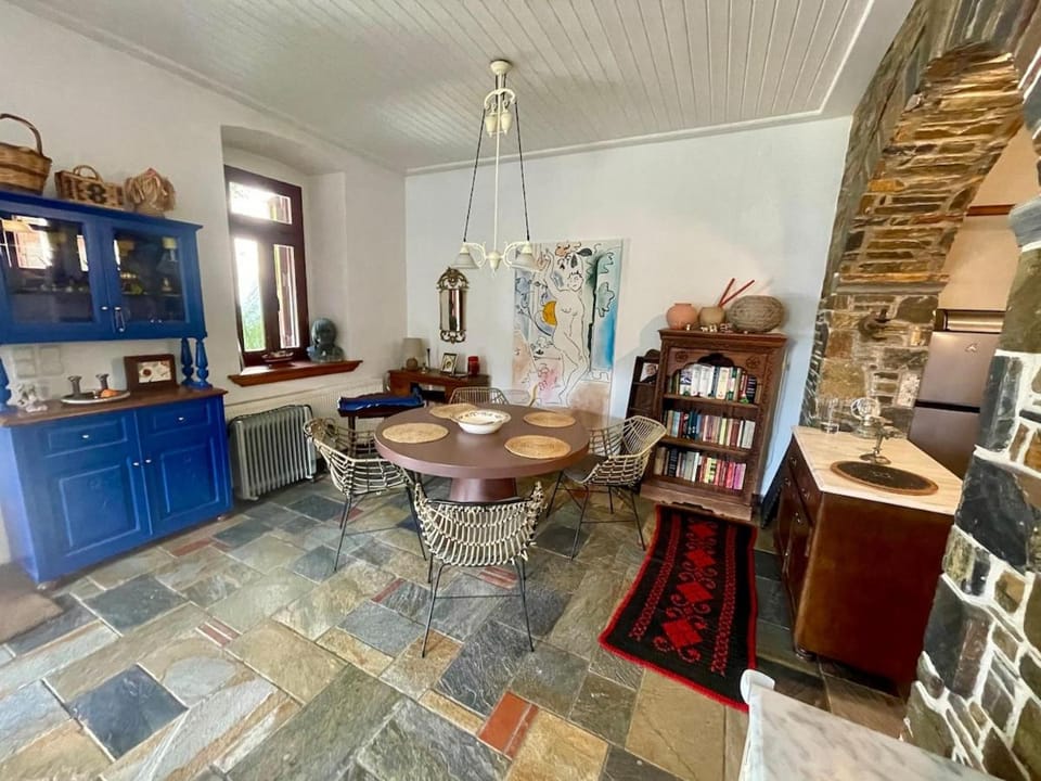Library, Kitchen or kitchenette, Dining area