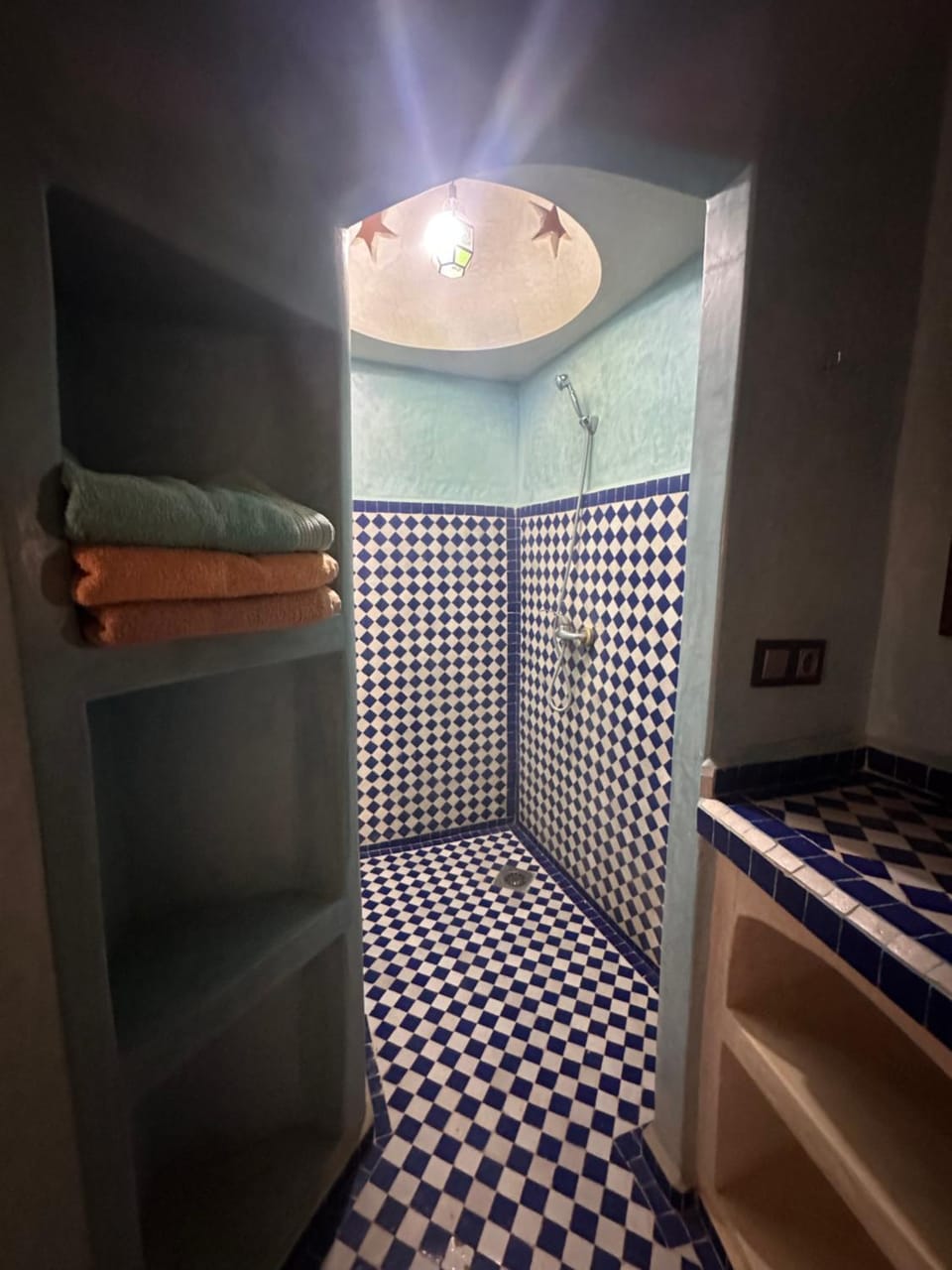 Bathroom, towels