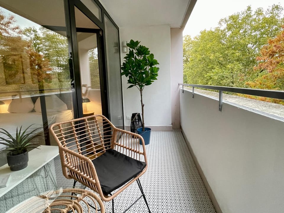 View (from property/room), Balcony/Terrace, Seating area