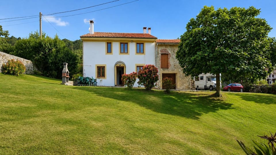 Property building, Facade/entrance, BBQ facilities, Garden, Garden view