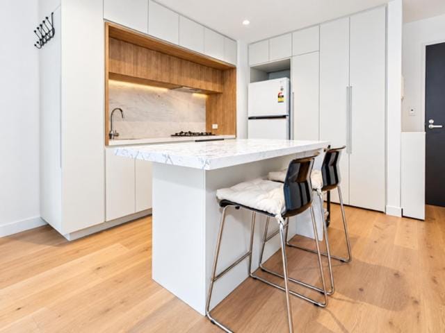 West Side Place 2BR CBD Pool & Skyline Apartment in Melbourne