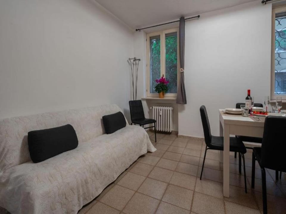 Kitchen or kitchenette, Seating area, Dining area