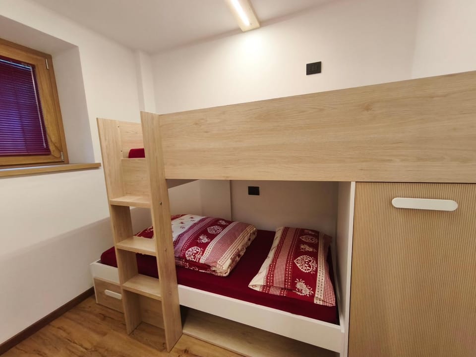 Bed, Photo of the whole room, Bedroom, bunk bed
