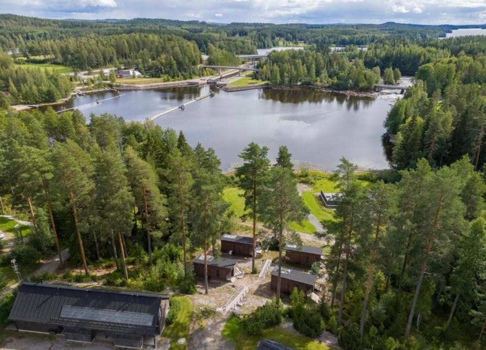Beautiful lakeside panorama suite with own jacuzzi Apartment in Finland