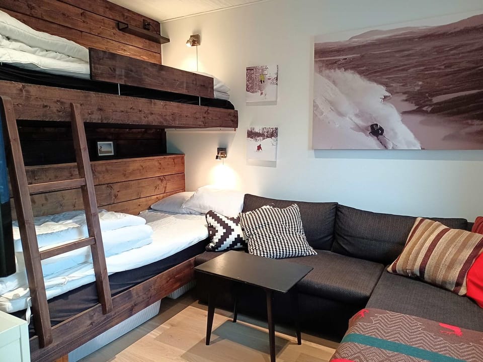 Family Flat in Hummeln Walk to Town & Lifts Apartment in Sweden