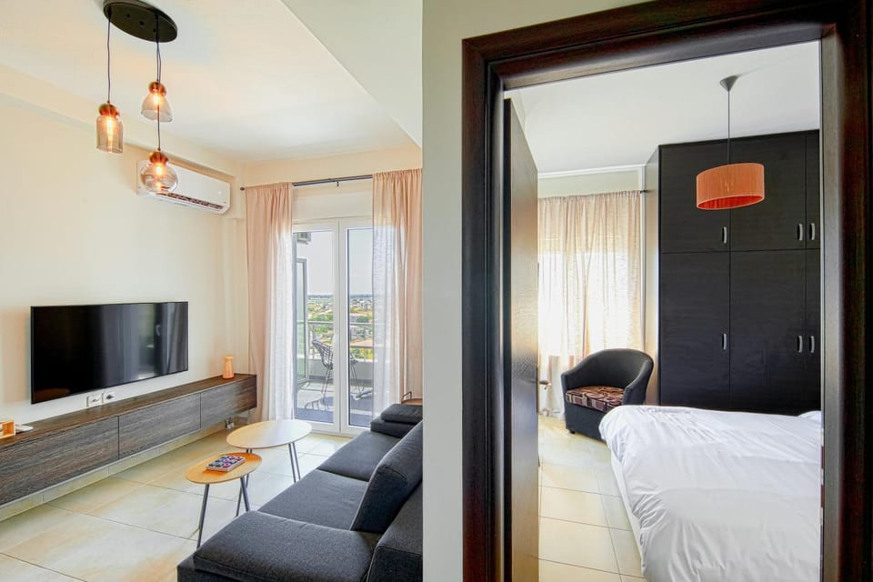 Communal lounge/ TV room, TV and multimedia, Living room, Seating area