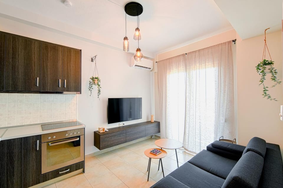 Communal lounge/ TV room, TV and multimedia, Seating area